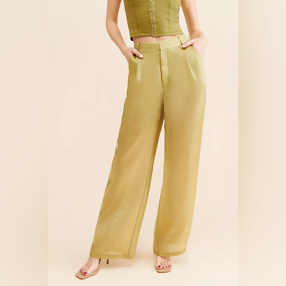 Reformation Avocado Green Straight Leg Pants size 8 Casual Office Summer Party
